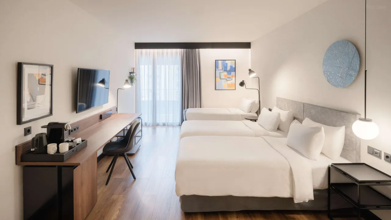 Premium Deluxe Room — Trip.com listing photograph